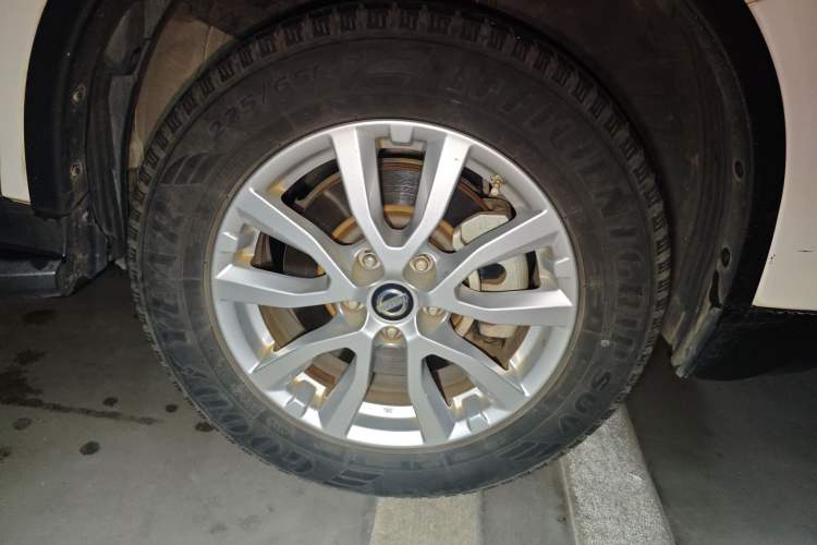 Used Nissan X-Trail 2017 2.0L CVT 7-Seater Comfort Edition 2WD Right Front Wheel Hub