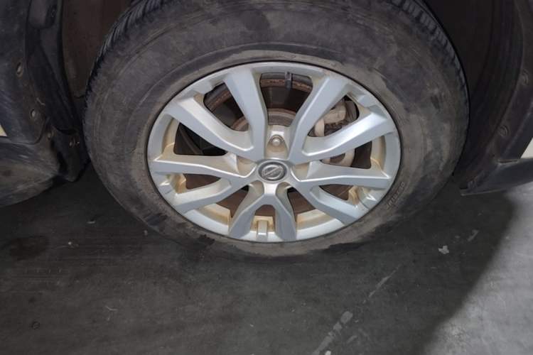 Used Nissan X-Trail 2017 2.0L CVT Comfort Edition 2WD Right Front Wheel Hub