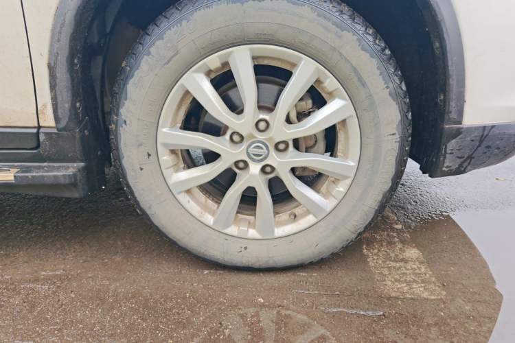 Used Nissan X-Trail 2017 2.0L CVT Comfort Edition 2WD Right Front Wheel Hub