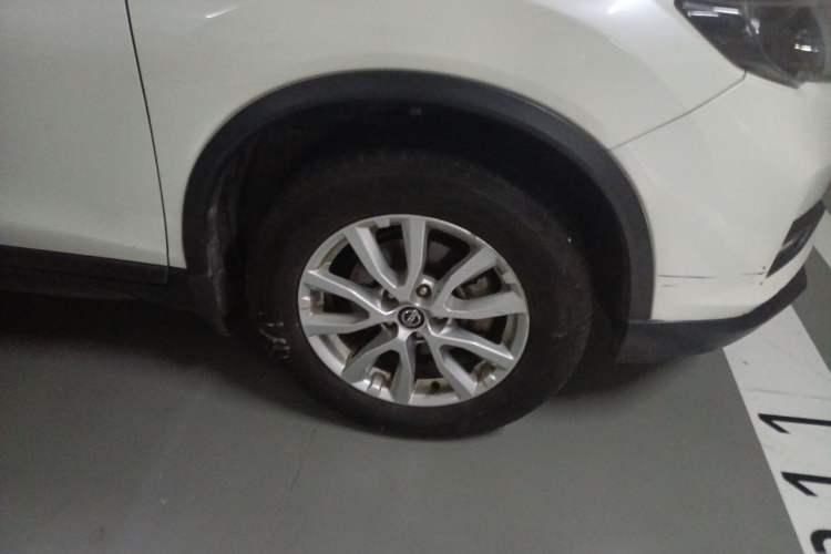 Used Nissan X-Trail 2017 2.0L CVT Comfort Edition 2WD Right Front Wheel Hub