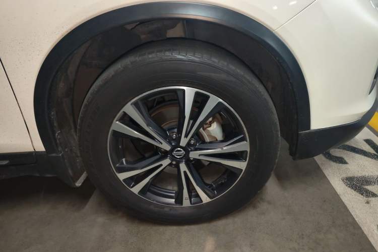 Used Nissan X-Trail 2017 2.5L CVT Luxury Edition 4WD Right Front Wheel Hub