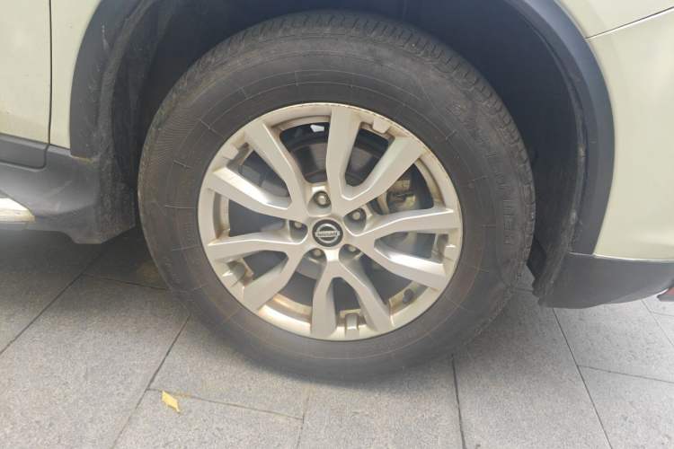 Used Nissan X-Trail 2017 2.0L CVT Comfort Edition 2WD Right Front Wheel Hub