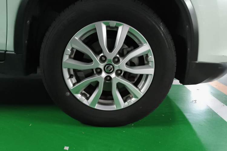 Used Nissan X-Trail 2017 2.0L CVT Comfort Edition 2WD Right Front Wheel Hub