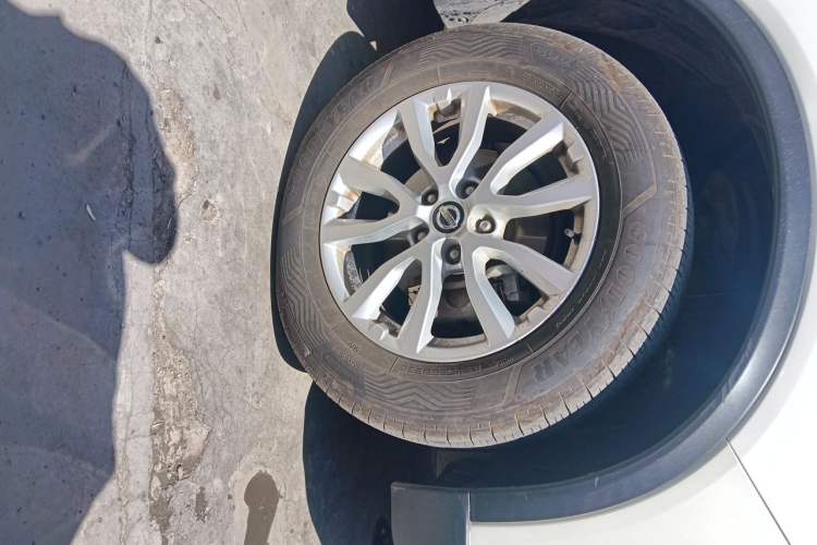 Used Nissan X-Trail 2017 2.0L CVT Comfort Edition 2WD Right Front Wheel Hub