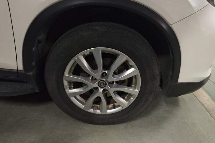 Used Nissan X-Trail 2017 2.0L CVT Comfort Edition 2WD Right Front Wheel Hub