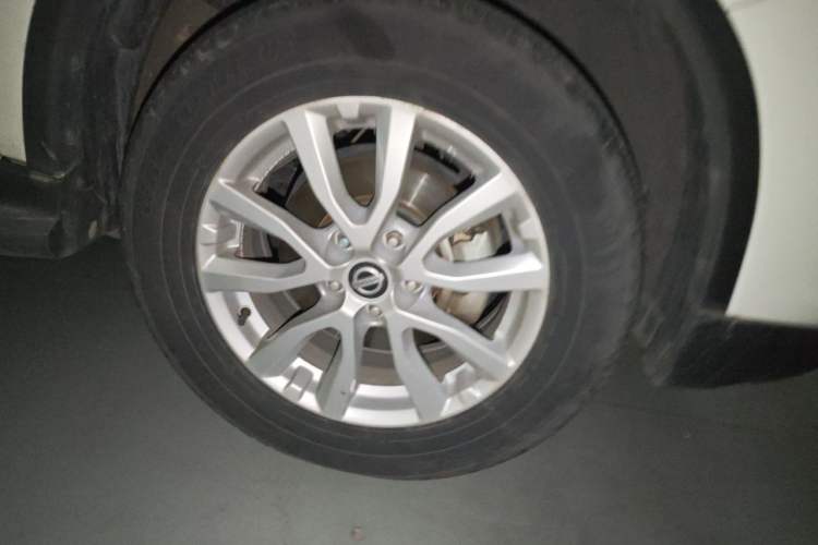 Used Nissan X-Trail 2017 2.0L CVT Comfort Edition 2WD Right Front Wheel Hub