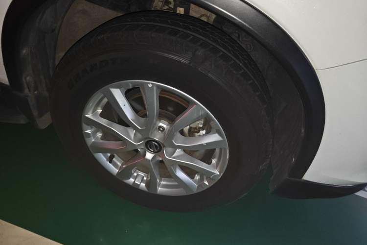 Used Nissan X-Trail 2017 2.0L CVT Comfort Edition 2WD Right Front Wheel Hub
