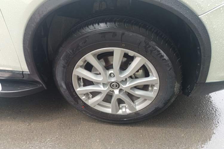 Used Nissan X-Trail 2017 2.0L CVT Comfort Edition 2WD Right Front Wheel Hub