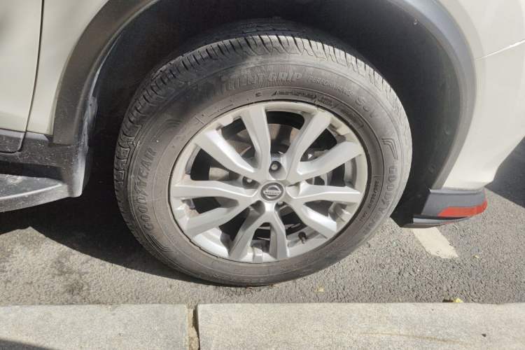 Used Nissan X-Trail 2017 2.0L CVT Comfort Edition 2WD Right Front Wheel Hub