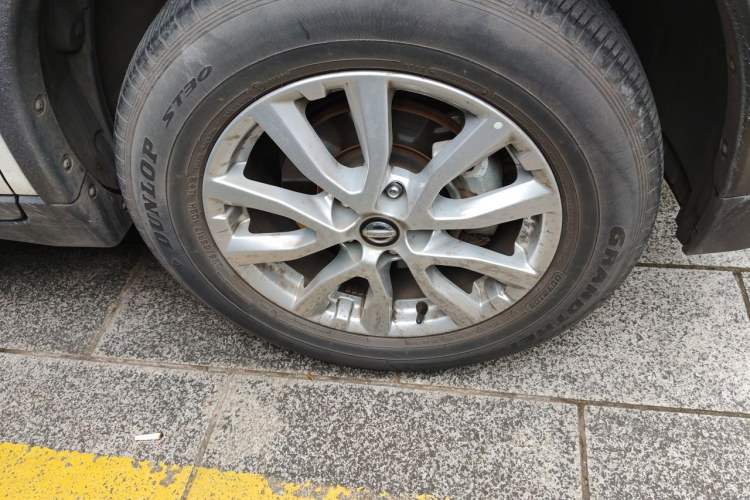Used Nissan X-Trail 2017 2.0L CVT Comfort Edition 2WD Right Front Wheel Hub
