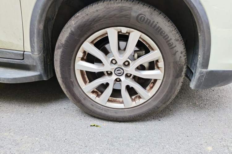 Used Nissan X-Trail 2017 2.0L CVT Comfort Edition 2WD Right Front Wheel Hub