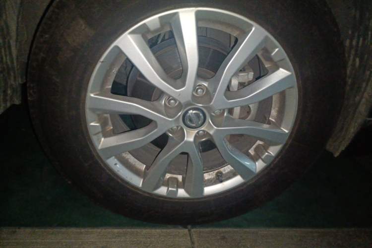 Used Nissan X-Trail 2017 2.0L CVT Comfort Edition 2WD Right Front Wheel Hub