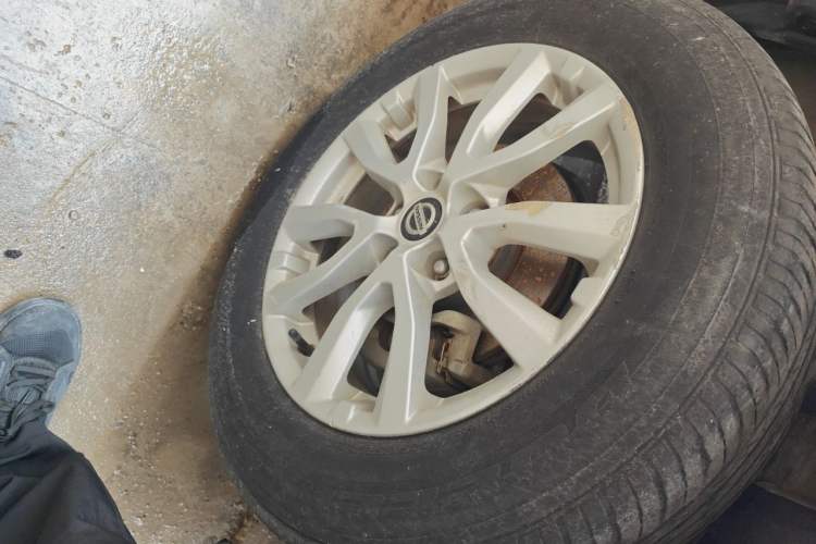 Used Nissan X-Trail 2017 2.0L CVT Comfort Edition 2WD Right Front Wheel Hub