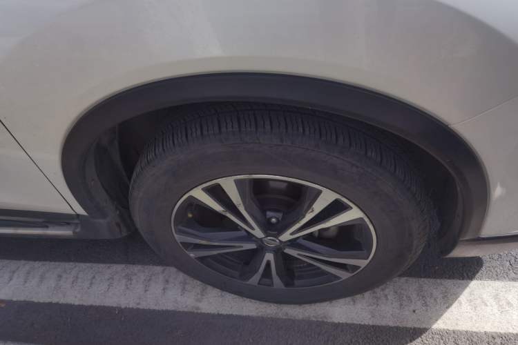 Used Nissan X-Trail 2017 2.5L CVT Leading Edition 4WD Right Front Wheel Hub