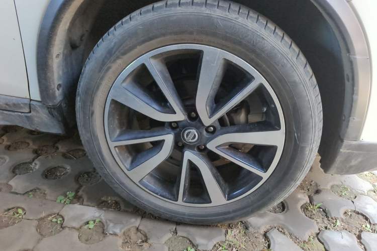 Used Nissan X-Trail 2017 2.5L CVT Ultimate Edition 4WD Right Front Wheel Hub