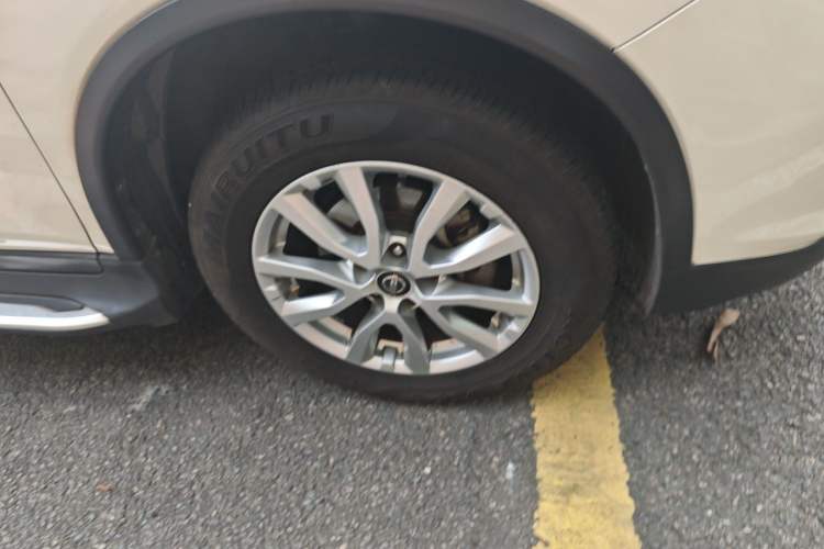 Used Nissan X-Trail 2017 2.0L CVT Comfort Edition 2WD Right Front Wheel Hub