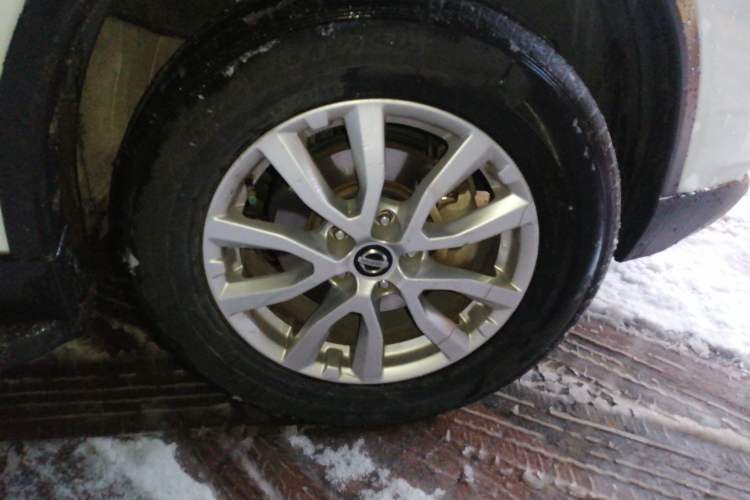 Used Nissan X-Trail 2017 2.0L CVT Comfort Edition 2WD Right Front Wheel Hub
