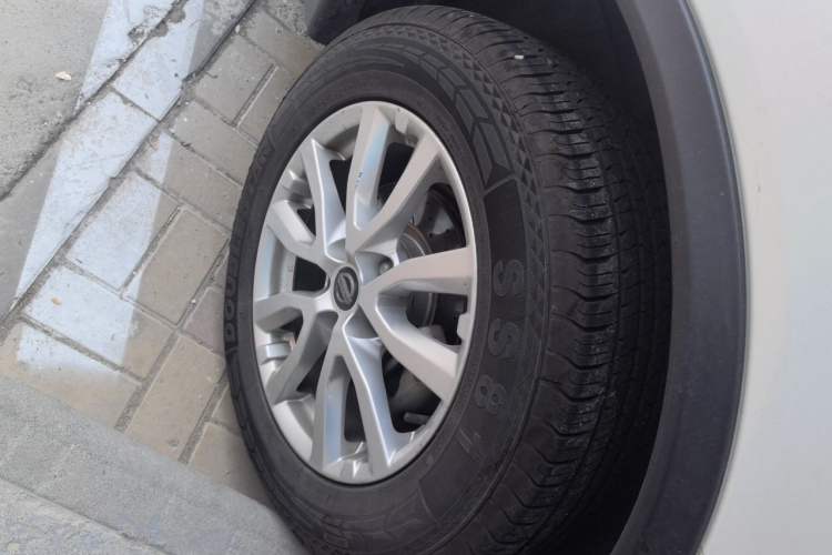 Used Nissan X-Trail 2017 2.0L CVT Comfort Edition 2WD Right Front Wheel Hub