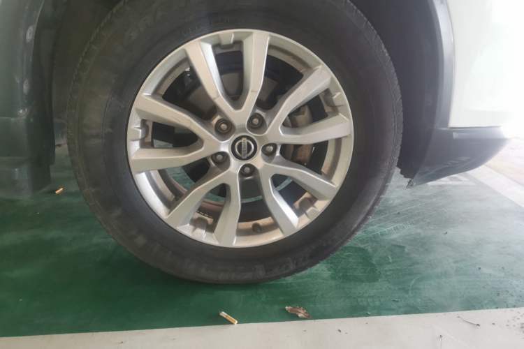 Used Nissan X-Trail 2017 2.0L CVT Comfort Edition 2WD Right Front Wheel Hub