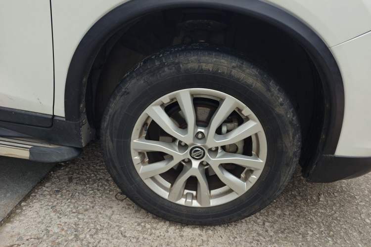 Used Nissan X-Trail 2017 2.0L CVT Comfort Edition 2WD Right Front Wheel Hub