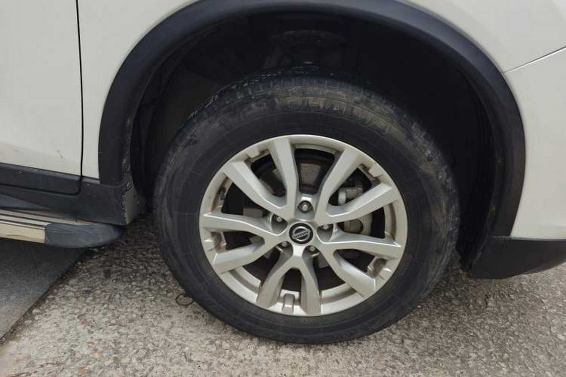 Used Nissan X-Trail 2017 2.0L CVT Comfort Edition 2WD Right Front Wheel Hub