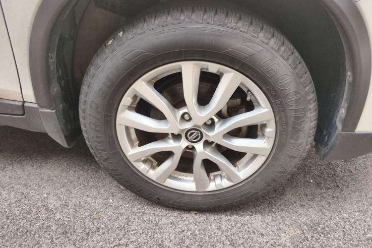 Used Nissan X-Trail 2017 2.0L CVT Comfort Edition 2WD Right Front Wheel Hub