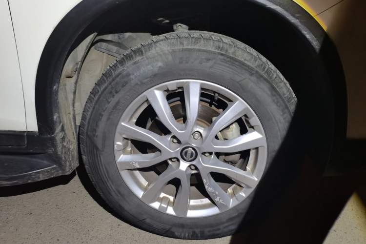 Used Nissan X-Trail 2017 2.0L CVT Comfort Edition 2WD Right Front Wheel Hub
