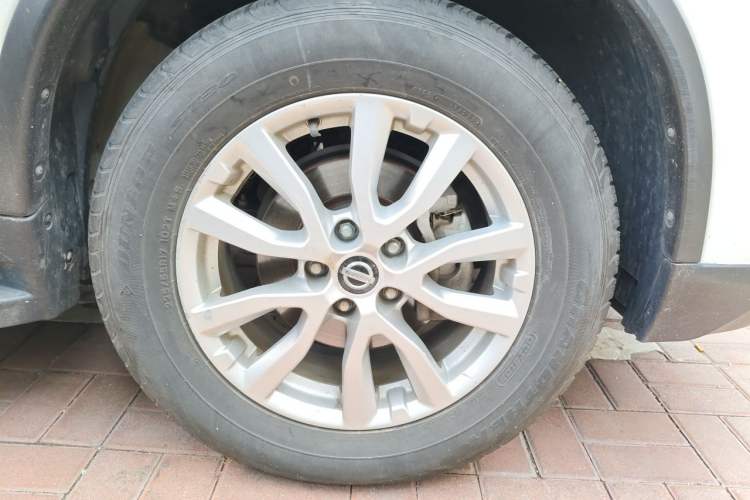 Used Nissan X-Trail 2017 2.0L CVT Comfort Edition 2WD Right Front Wheel Hub