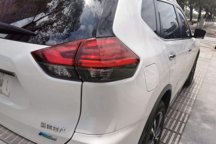 Used Nissan X-Trail 2017 2.5L CVT Luxury Edition 4WD Right Rear Taillight