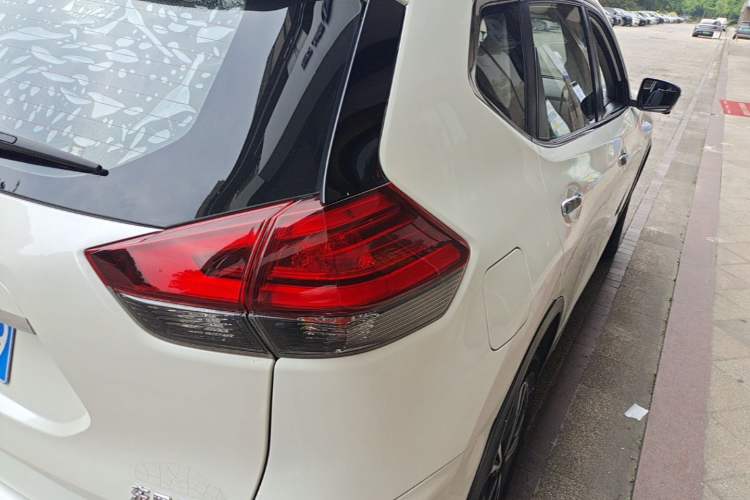 Used Nissan X-Trail 2017 2.5L CVT Luxury Edition 4WD Right Rear Taillight