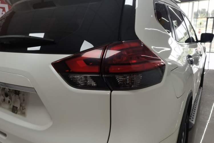 Used Nissan X-Trail 2017 2.5L CVT Luxury Edition 4WD Right Rear Taillight