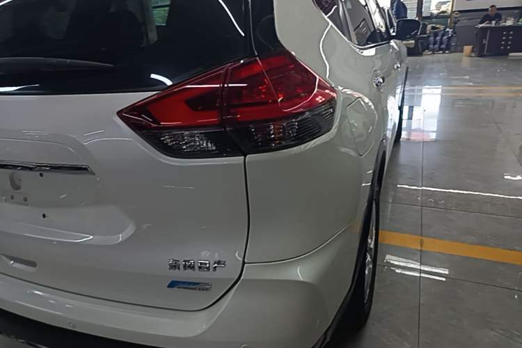 Used Nissan X-Trail 2017 2.0L CVT Comfort Edition 2WD Right Rear Taillight