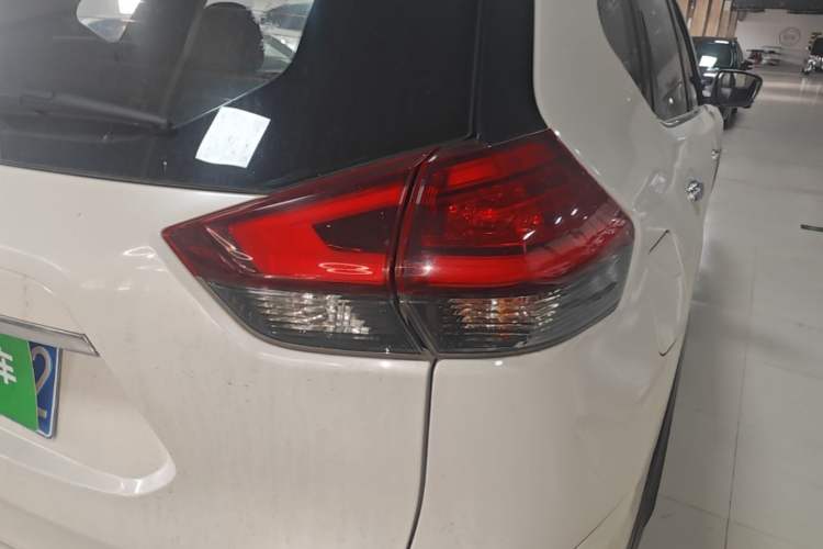 Used Nissan X-Trail 2017 2.0L CVT Comfort Edition 2WD Right Rear Taillight