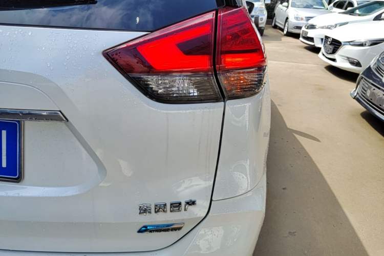 Used Nissan X-Trail 2017 2.5L CVT Luxury Edition 4WD Right Rear Taillight