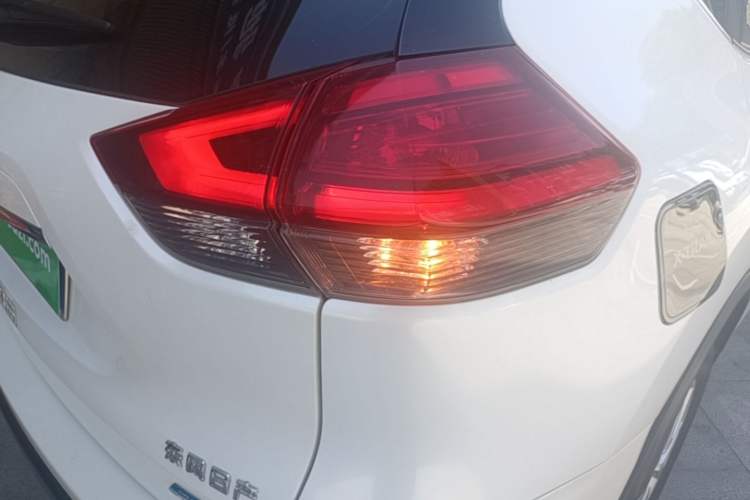 Used Nissan X-Trail 2017 2.0L CVT Comfort Edition 2WD Right Rear Taillight