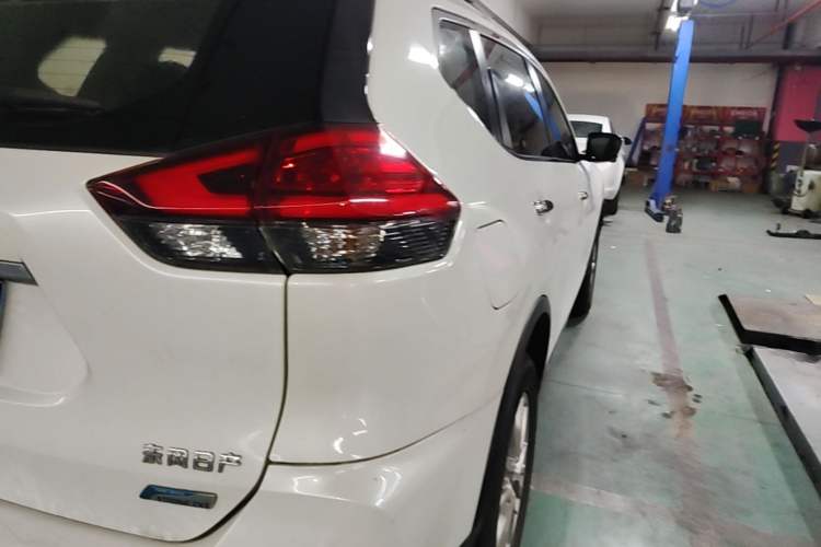 Used Nissan X-Trail 2017 2.0L CVT Comfort Edition 2WD Right Rear Taillight