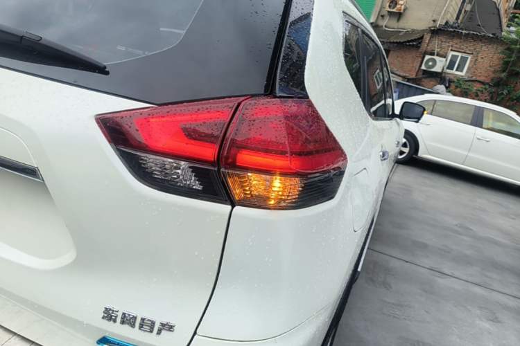 Used Nissan X-Trail 2017 2.0L CVT Comfort Edition 2WD Right Rear Taillight