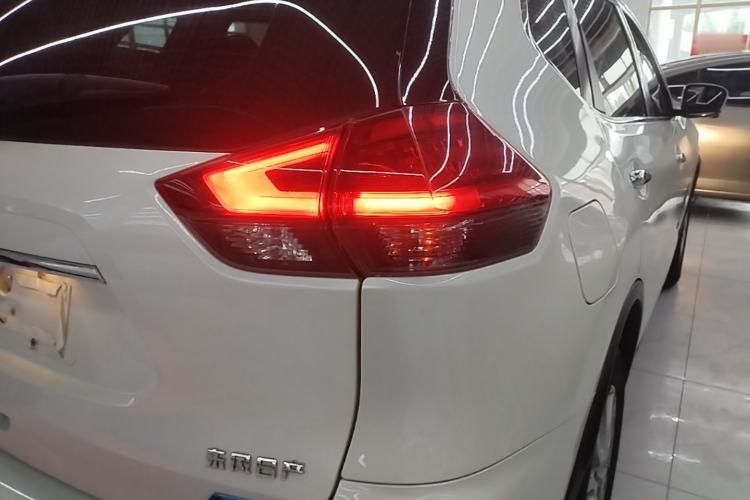 Used Nissan X-Trail 2017 2.0L CVT Comfort Edition 2WD Right Rear Taillight