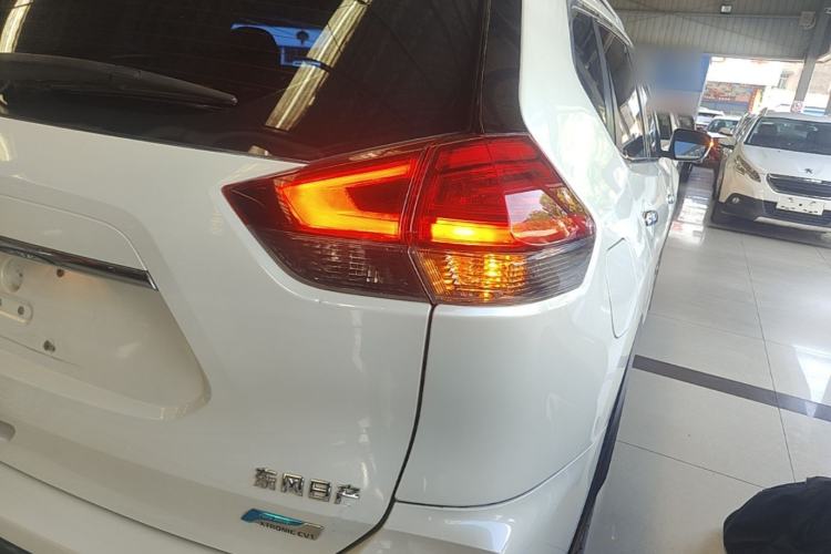 Used Nissan X-Trail 2017 2.0L CVT Comfort Edition 2WD Right Rear Taillight