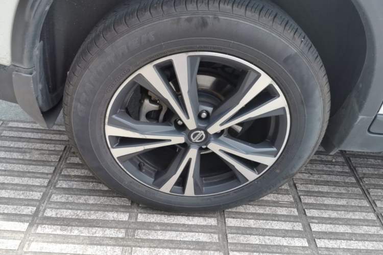 Used Nissan X-Trail 2017 2.5L CVT Luxury Edition 4WD Right Rear Wheel Hub