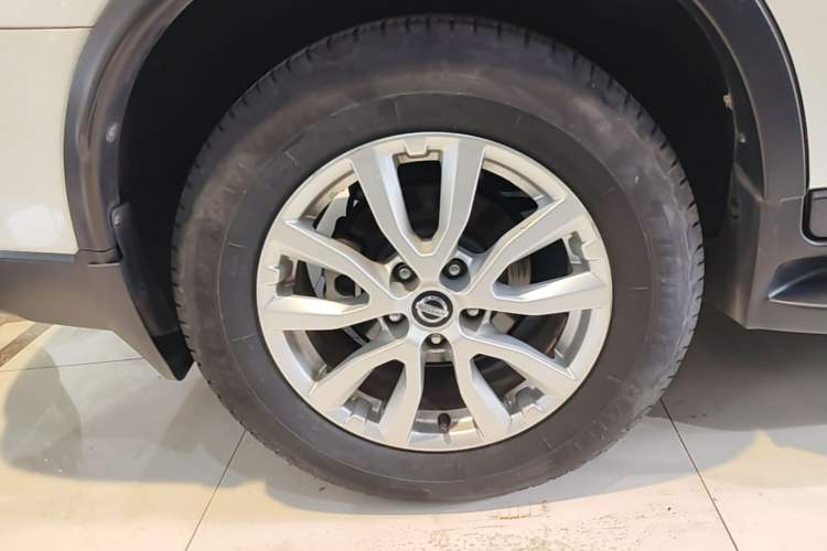 Used Nissan X-Trail 2017 2.0L CVT 7-Seater Comfort Edition 2WD Right Rear Wheel Hub