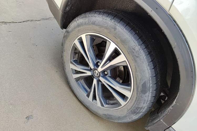 Used Nissan X-Trail 2017 2.5L CVT Luxury Edition 4WD Right Rear Wheel Hub