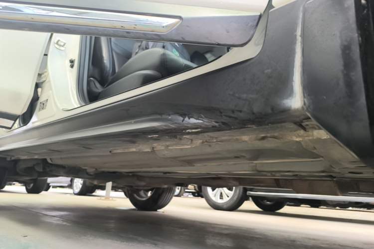 Used Nissan X-Trail 2017 2.5L CVT Luxury Edition 4WD Right Side Sill