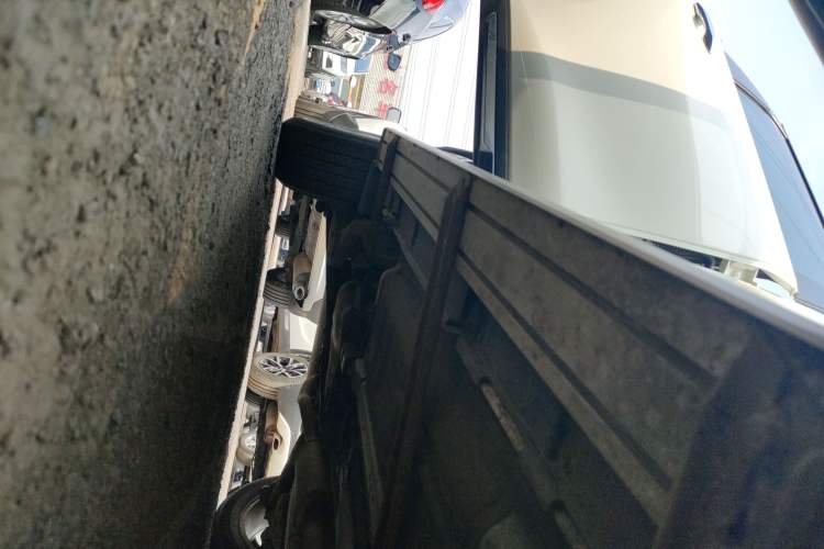 Used Nissan X-Trail 2017 2.5L CVT Luxury Edition 4WD Right Side Sill