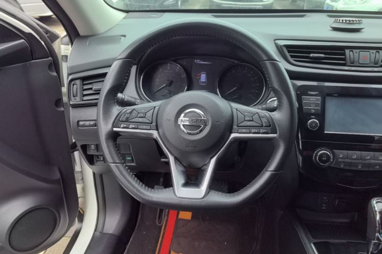 Used Nissan X-Trail 2017 2.0L CVT Comfort Edition 2WD Steering Wheel