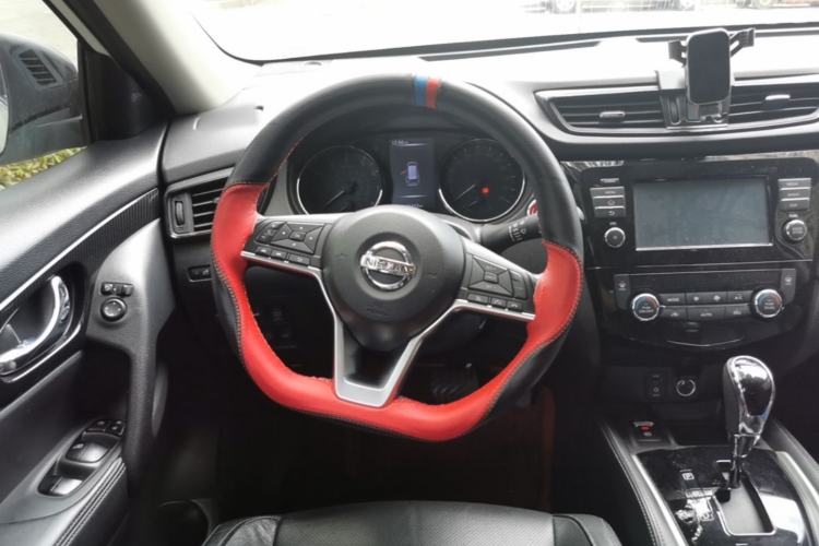 Used Nissan X-Trail 2017 2.5L CVT Luxury Edition 4WD Steering Wheel