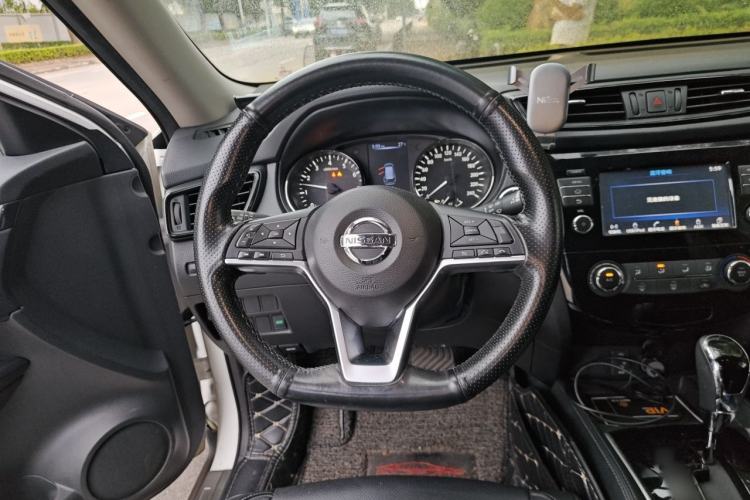 Used Nissan X-Trail 2017 2.0L CVT Comfort Edition 2WD Steering Wheel