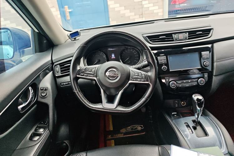 Used Nissan X-Trail 2017 2.5L CVT Luxury Edition 4WD Steering Wheel