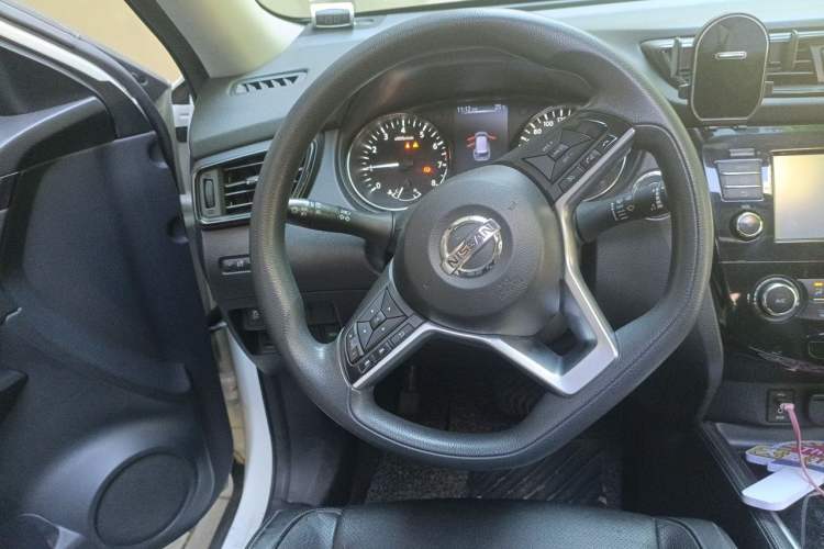 Used Nissan X-Trail 2017 2.0L CVT Comfort Edition 2WD Steering Wheel
