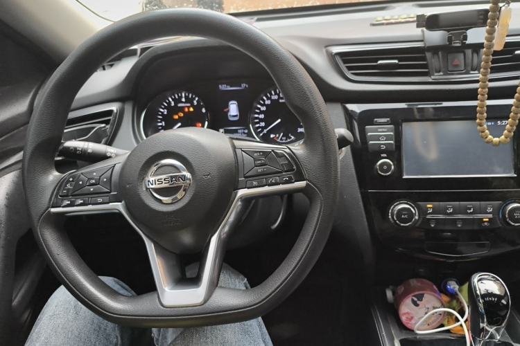 Used Nissan X-Trail 2017 2.0L CVT Comfort Edition 2WD Steering Wheel
